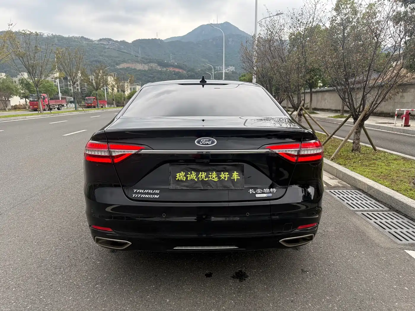 Ford Taurus 2022 2019 EcoBoost 245 Premium Edition