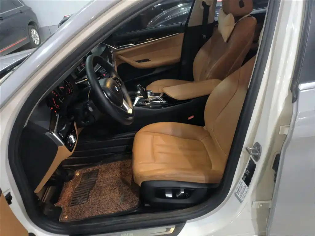 BMW 5 Series 2018 528Li Launch Special Edition фото 11
