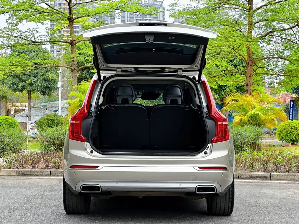 Фото 31 - Volvo XC90