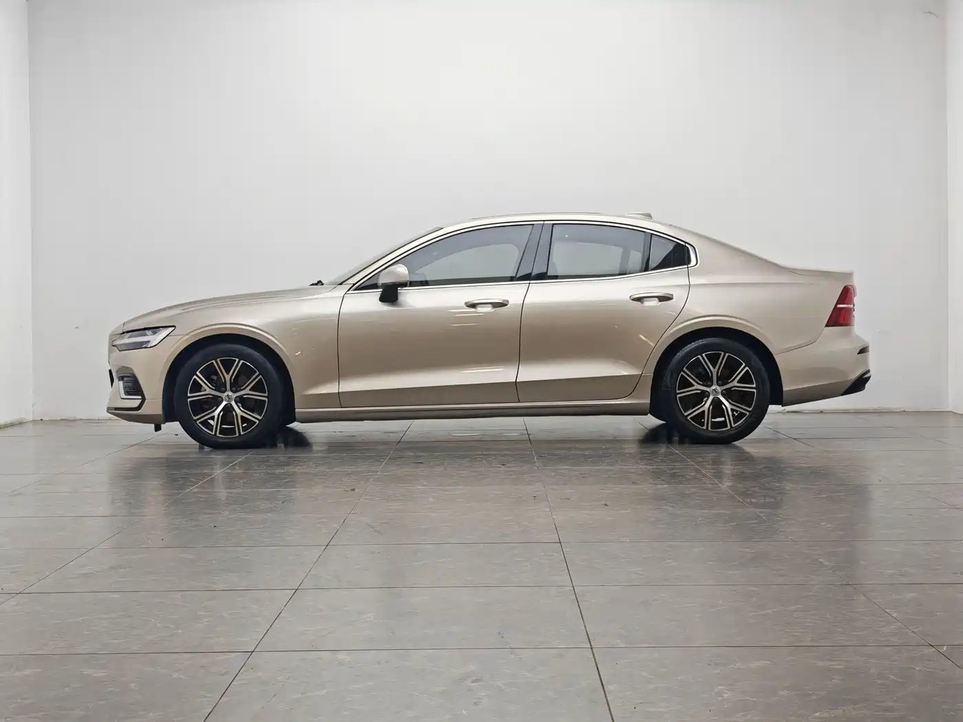 Volvo S60 2023 2023 B4 Smart Comfort Luxury Edition