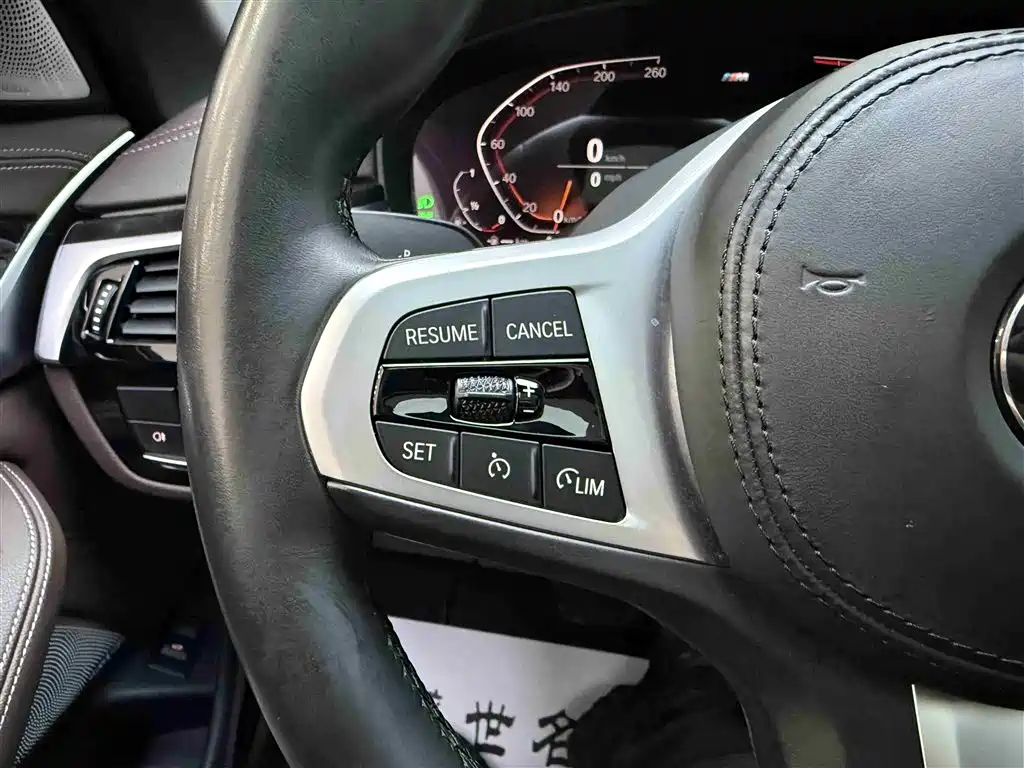 BMW 5 Series 2022 525Li M Sport Package фото 11
