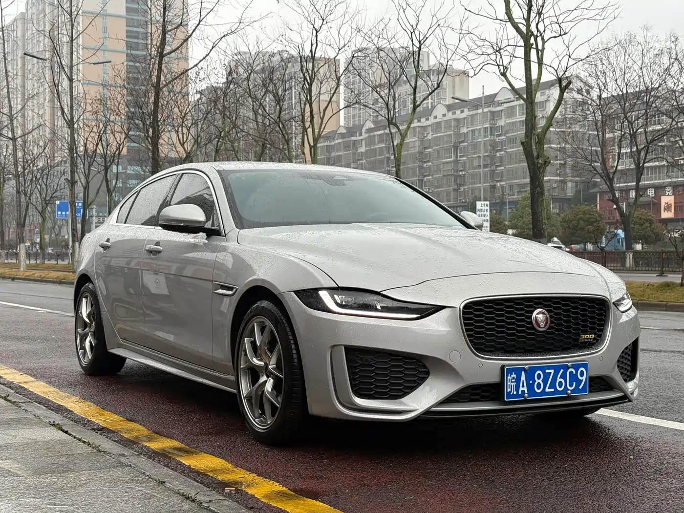 Jaguar XEL 2024 Model 2.0T 250PS R-DYNAMIC S Progressive Sport Edition фото 3
