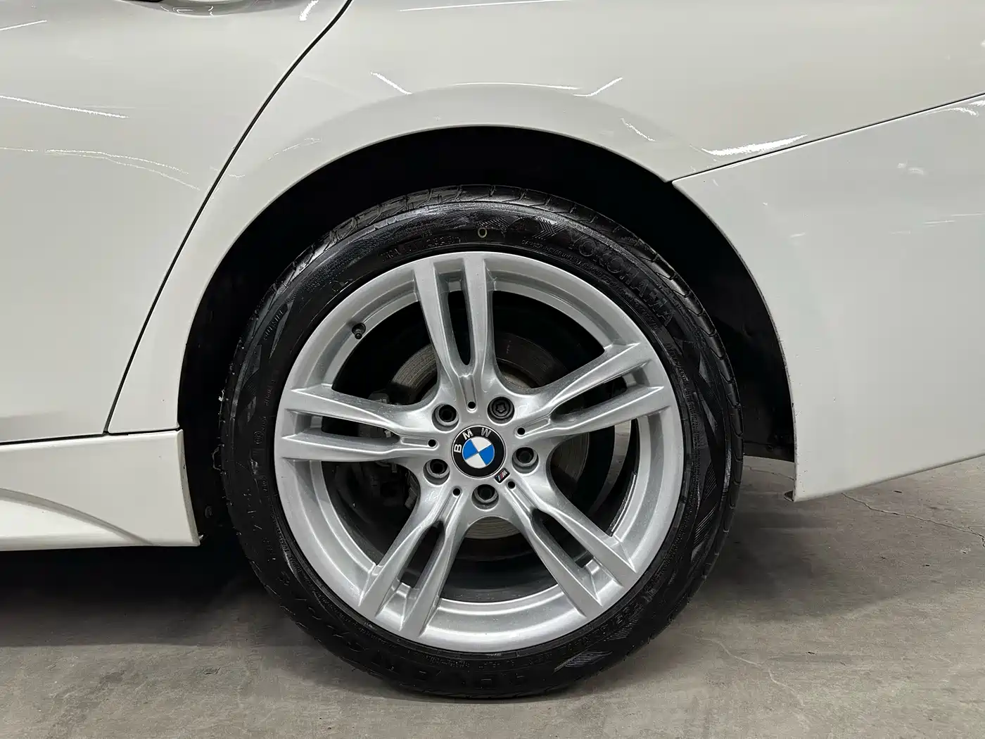 BMW 3 Series 2017 320i M Sport фото 17