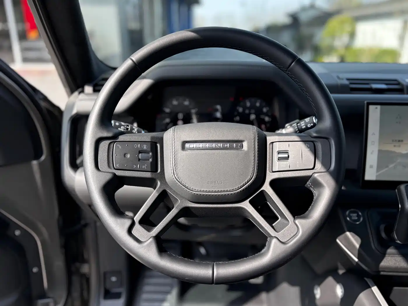 Land Rover Defender 2025 110 3.0T P400 X фото 16