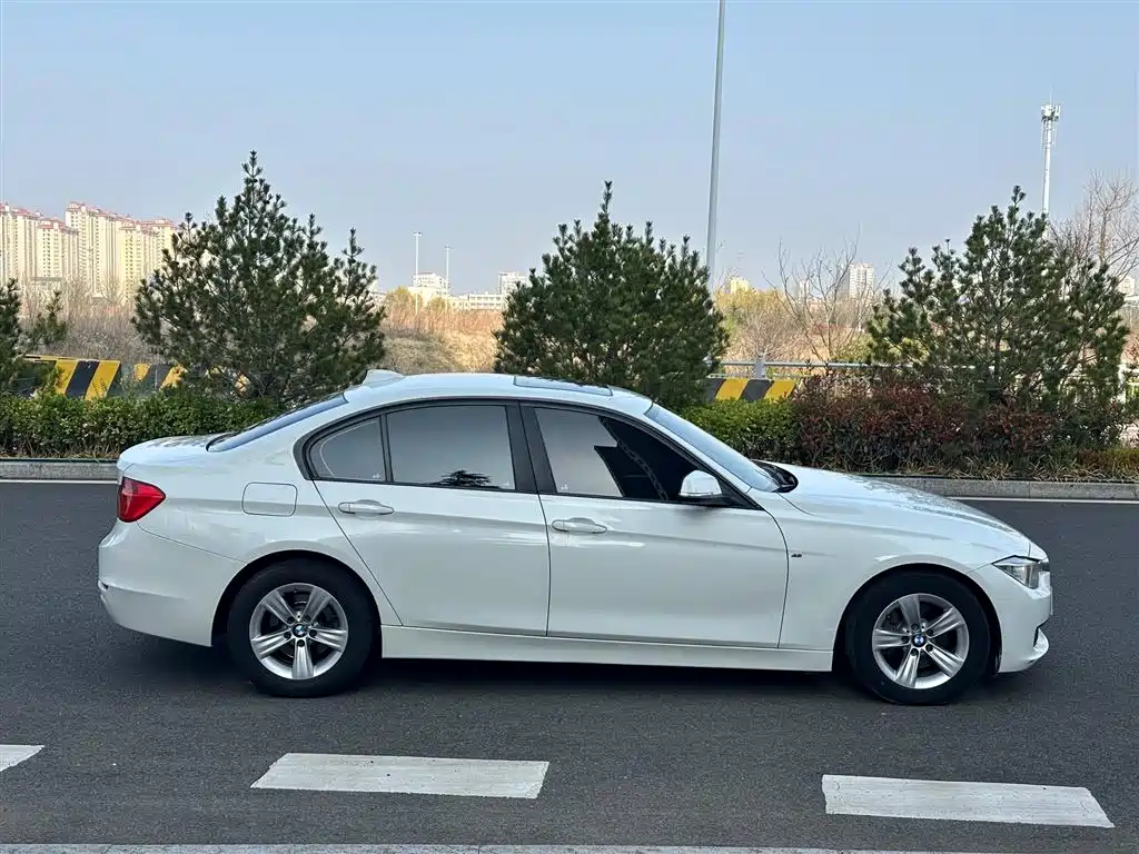 BMW 3 Series 2014 320i Sport Design Package фото 4