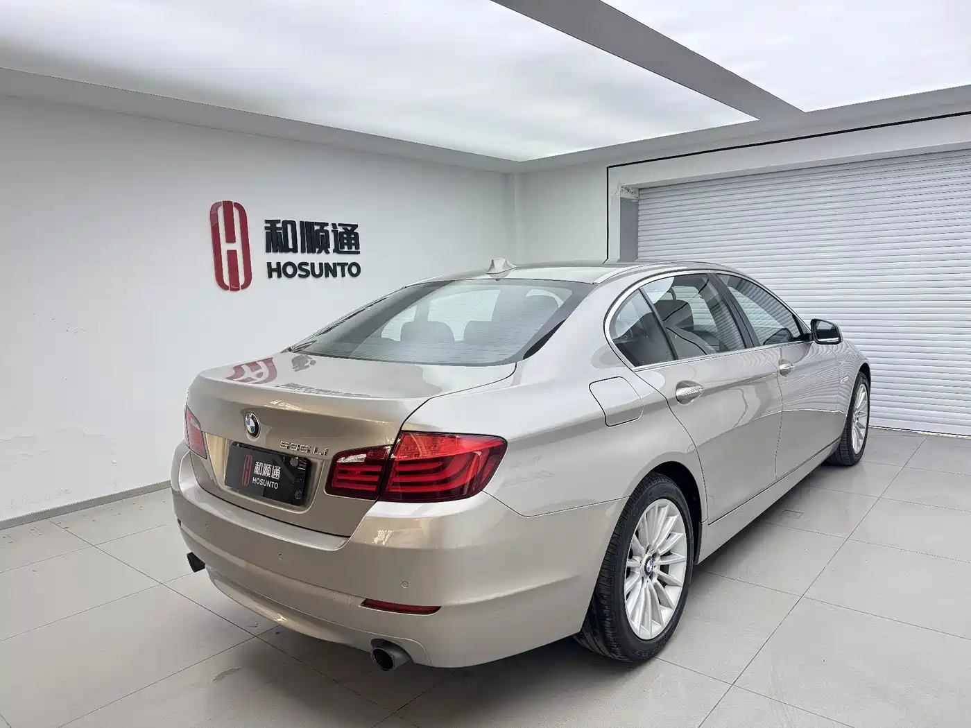 BMW 5 Series 2013 535Li Leadership фото 7