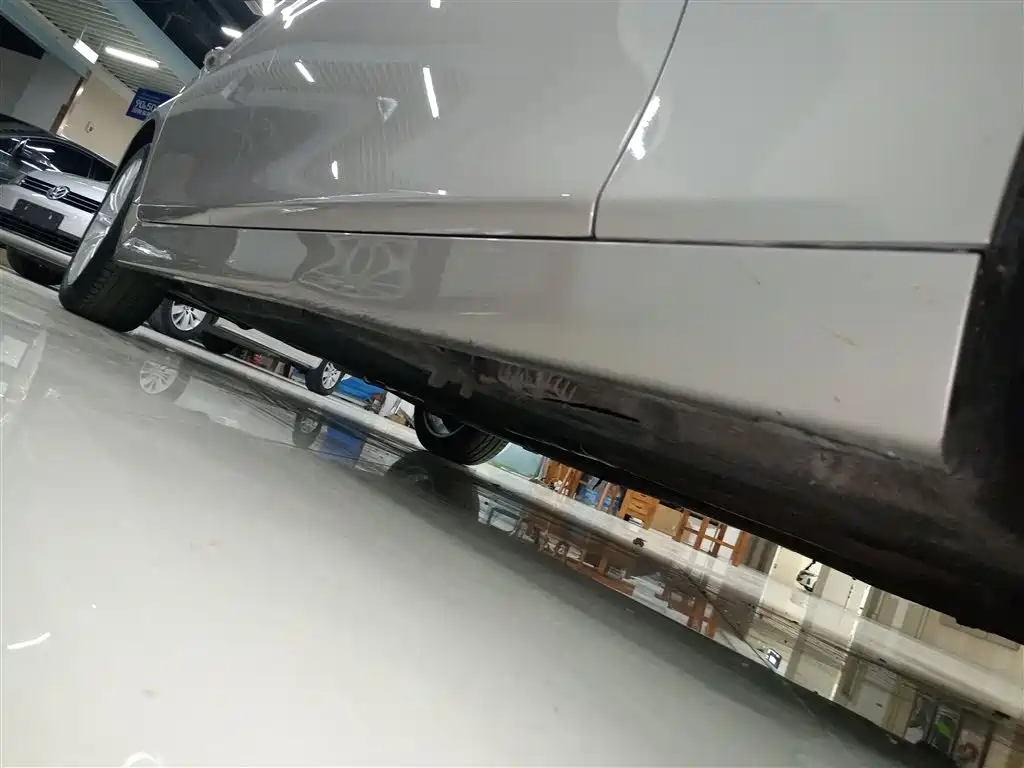 BMW 5 Series 2014 525Li Luxury Design Package фото 19
