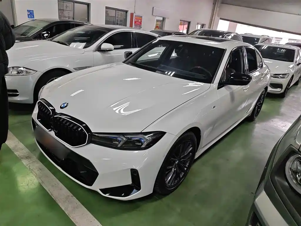 BMW 3 Series 2023 330i M Sport Shadow Edition фото 2