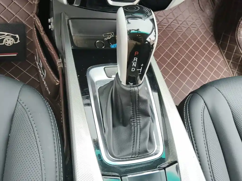 Luxgen U6 SUV 2016 2015 1.8T Fashion Upgrade