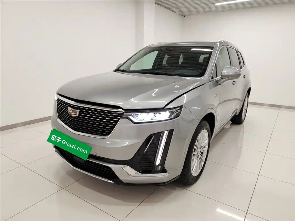 CADILLAC XT6