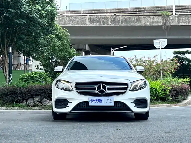 Mercedes-Benz E-Class 2018 E 300 L Sport Fashion — фото 2