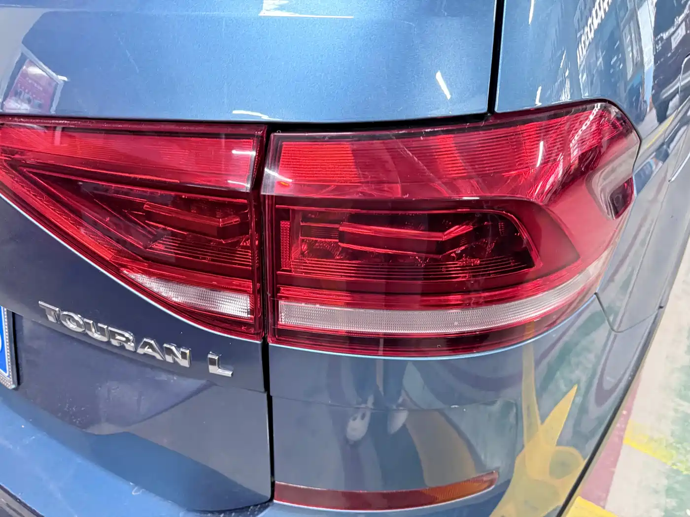 Volkswagen Touran 2018 Touran L 280TSI DSG Frontier Edition 7-Seater China V фото 19