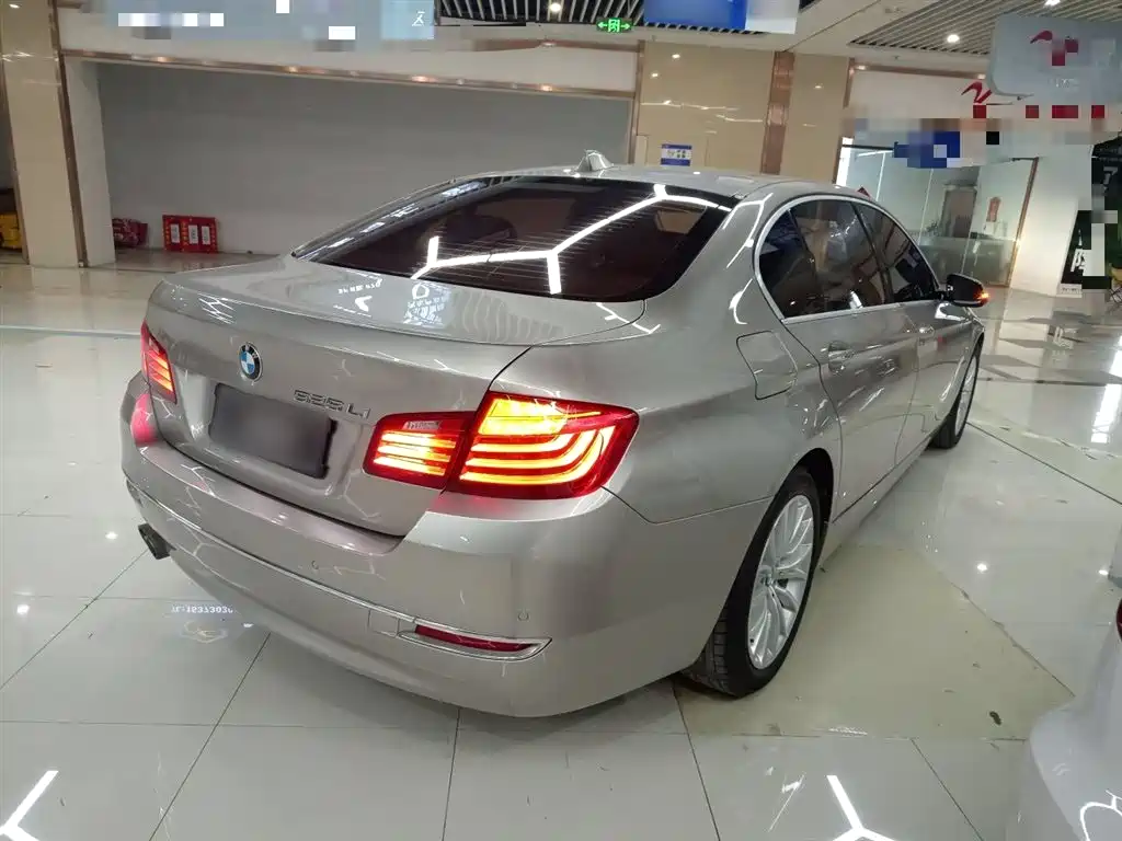 BMW 5 Series 2014 525Li Luxury Design Package фото 5