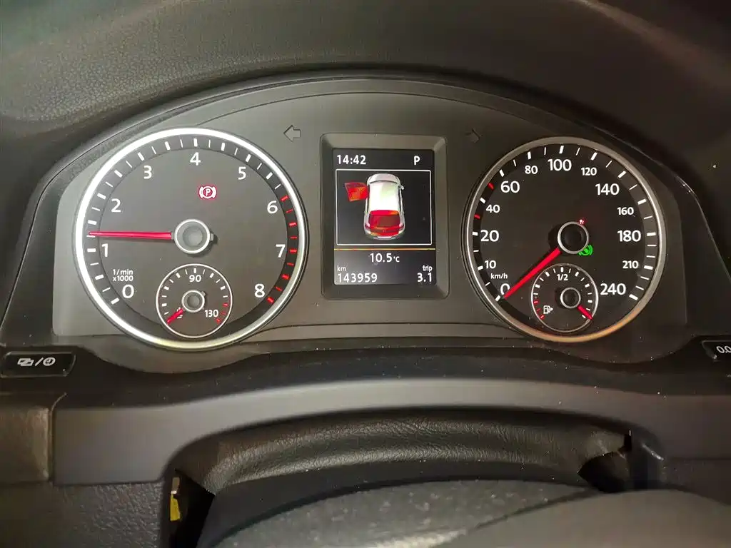 Volkswagen Tiguan 2015 1.8TSI Automatic 2WD Highline фото 5
