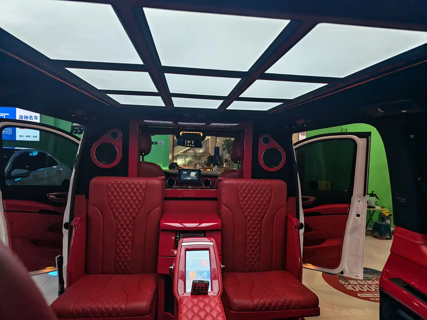 Mercedes-Benz V-Class 2016 V 260 Navigator фото 15