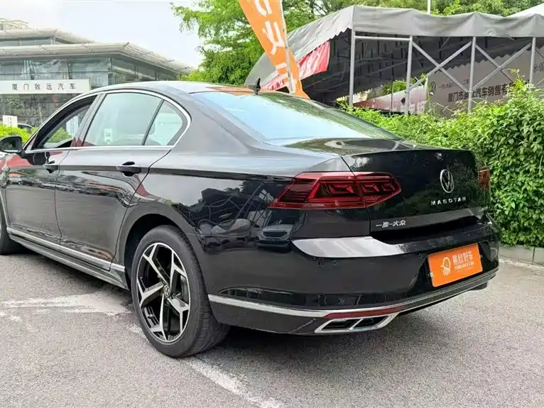 Volkswagen Magotan 2023 Model 2 Million Commemorative Edition 330TSI DSG Luxury фото 9