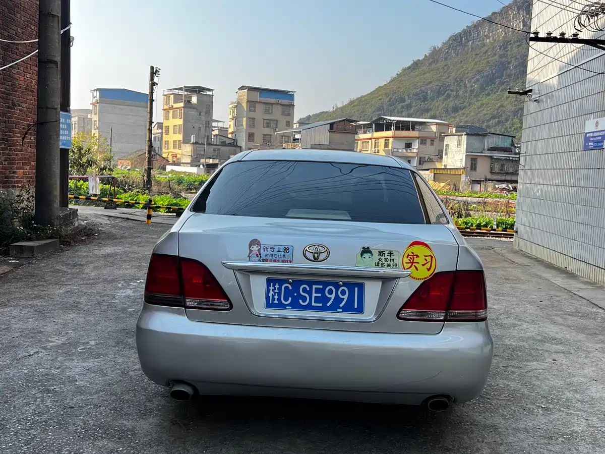 Toyota Crown 2008 2.5L 5th Anniversary Edition фото 5