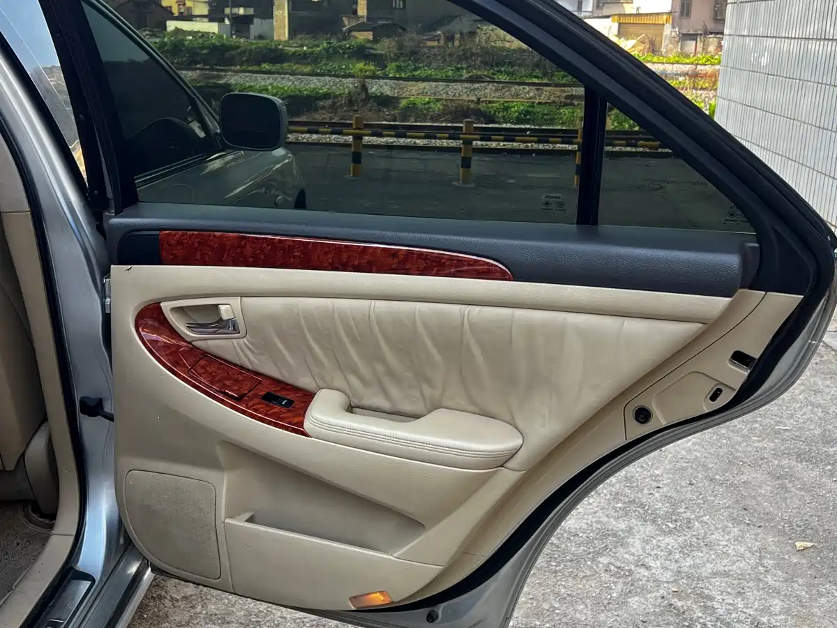 Toyota Crown 2008 2.5L 5th Anniversary Edition фото 17