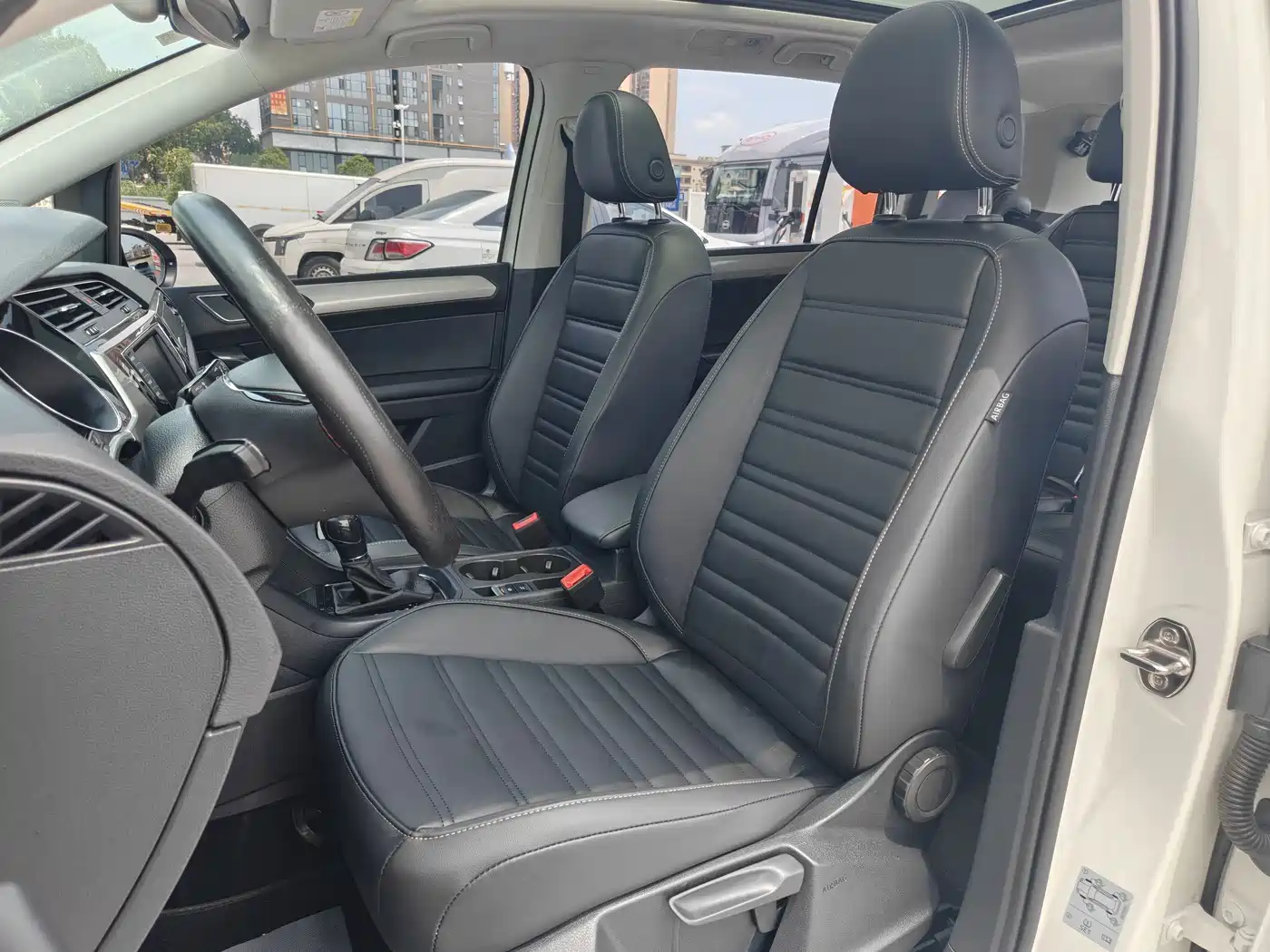 Volkswagen Touran 2018 Touran L 280TSI DSG Comfort 7-seater China V фото 14