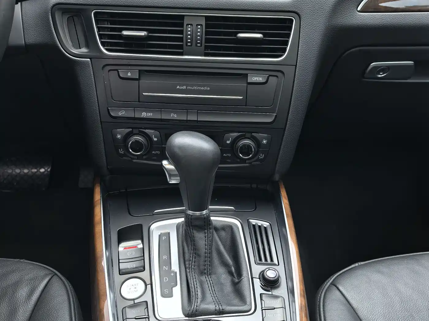 Audi Q5 2012 2.0TFSI Technology фото 10