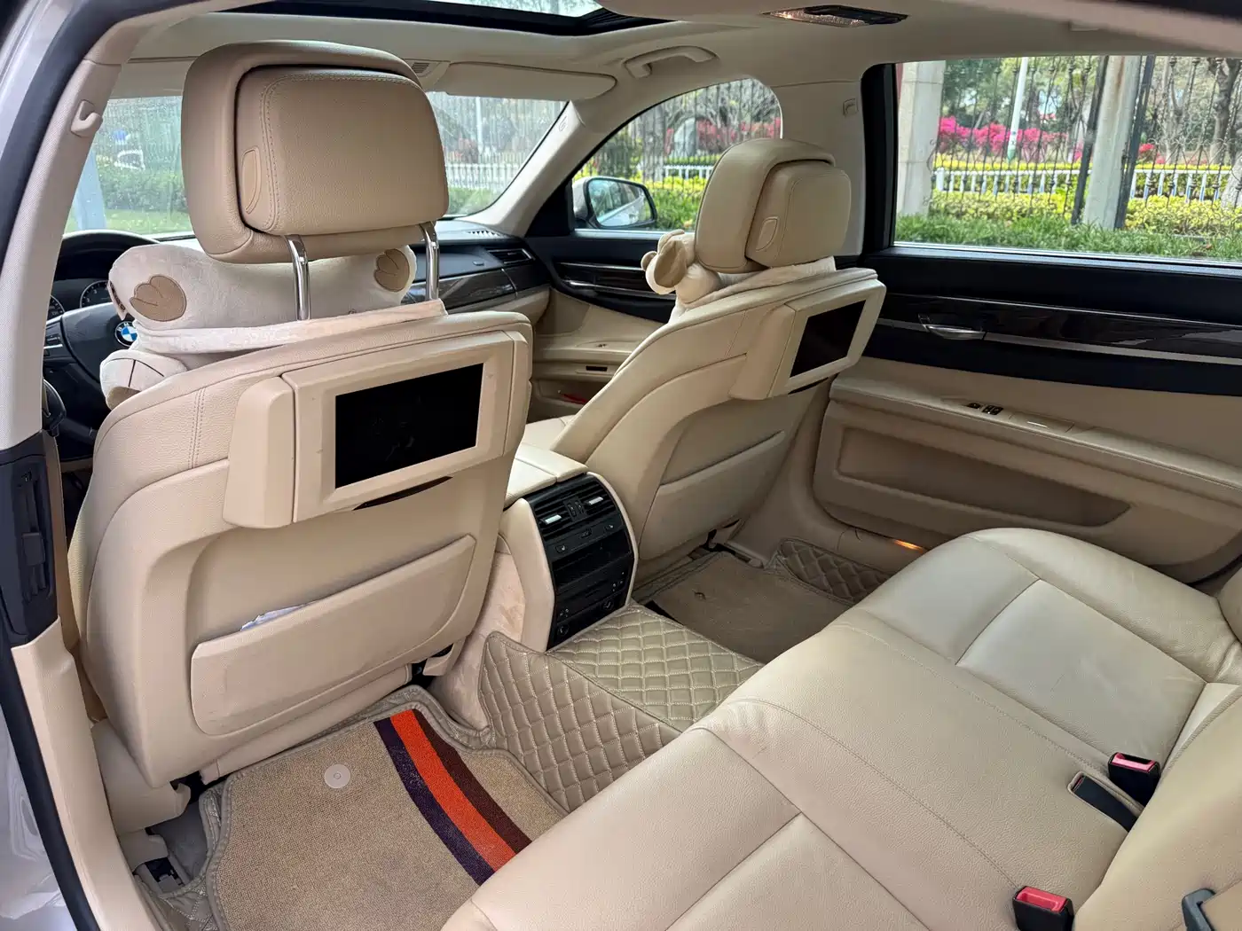 BMW 7 Series 2011 730Li Elegance фото 13