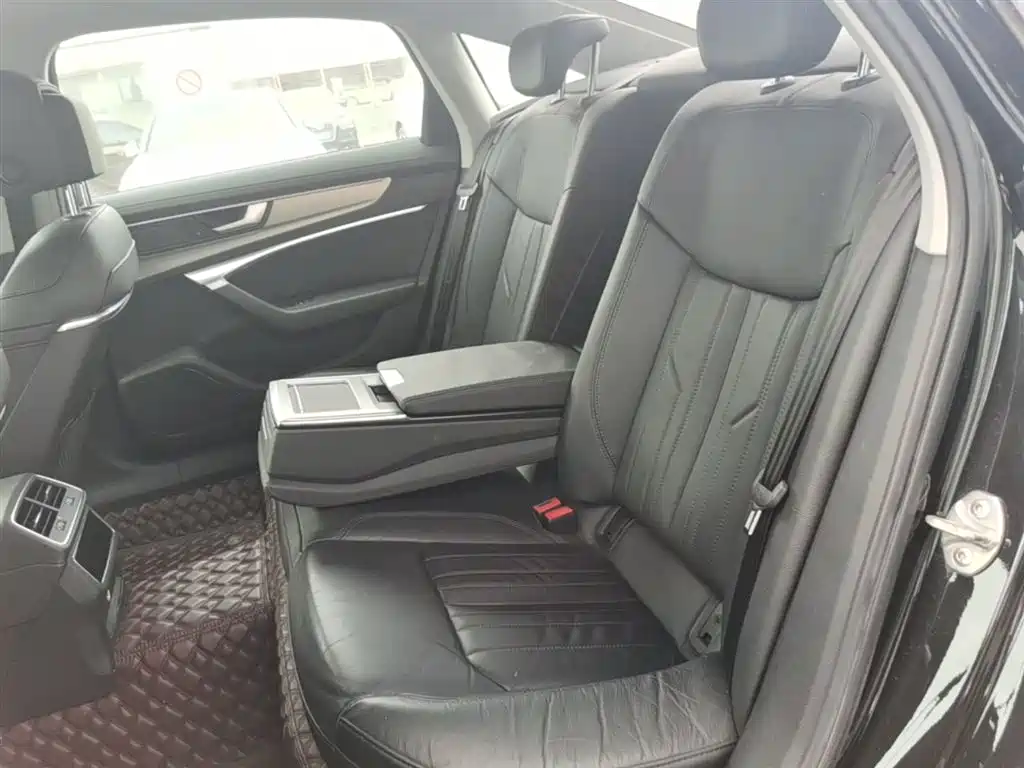 Audi A6L 2021 45 TFSI quattro Exclusive Elegance фото 24