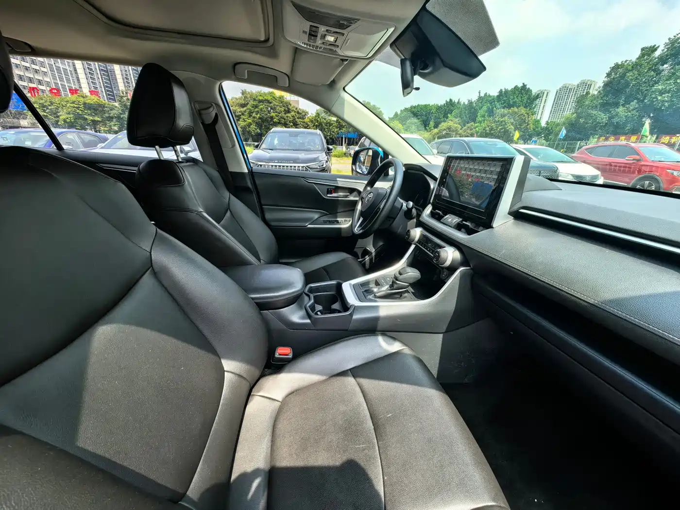 Toyota RAV4 Rongfang 2020 2.0L CVT 2WD Trend Edition фото 11