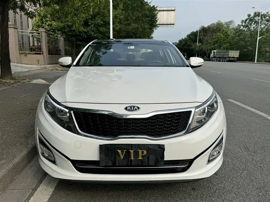Kia K5 2015 2.0L Automatic LUX фото 2