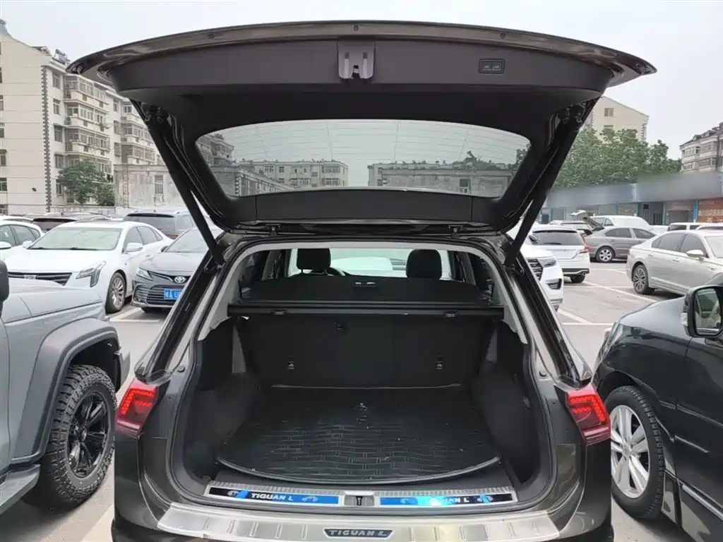 Volkswagen Tiguan L 2017 330TSI Automatic 2WD Flagship Edition фото 19