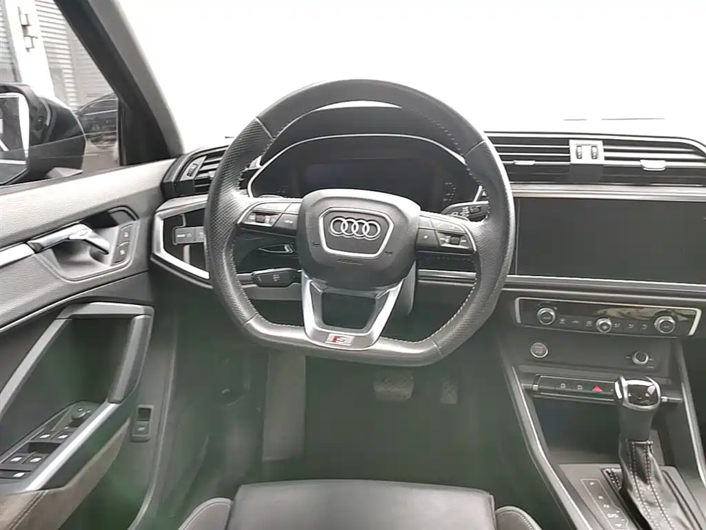 Audi Q3 2020 40 TFSI Fashion Dynamic фото 17