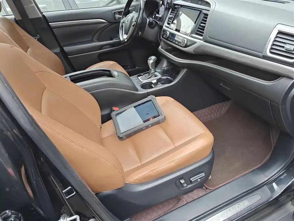 Toyota Highlander 2018 Model 2.0T 4WD Knight Edition 7-Seater China VI фото 16