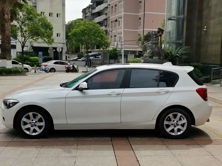 BMW 1 Series (Import) 2013 Facelift 116i Leading Model фото 4