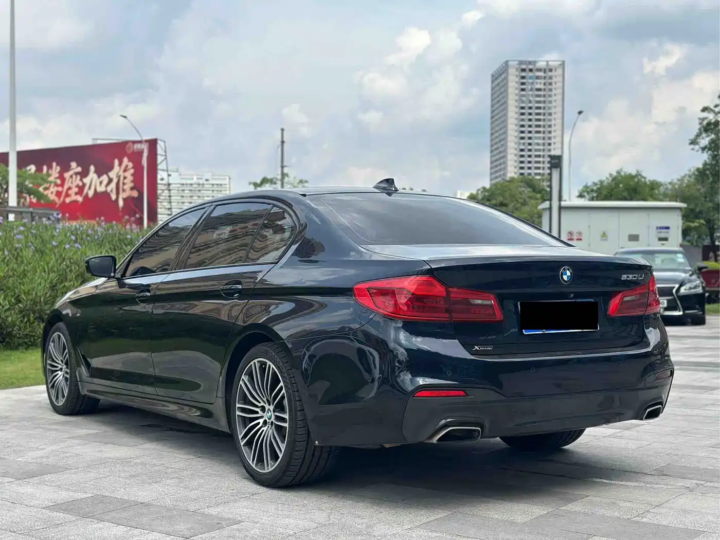 BMW 5 Series 2019 530Li xDrive M Sport Package фото 4