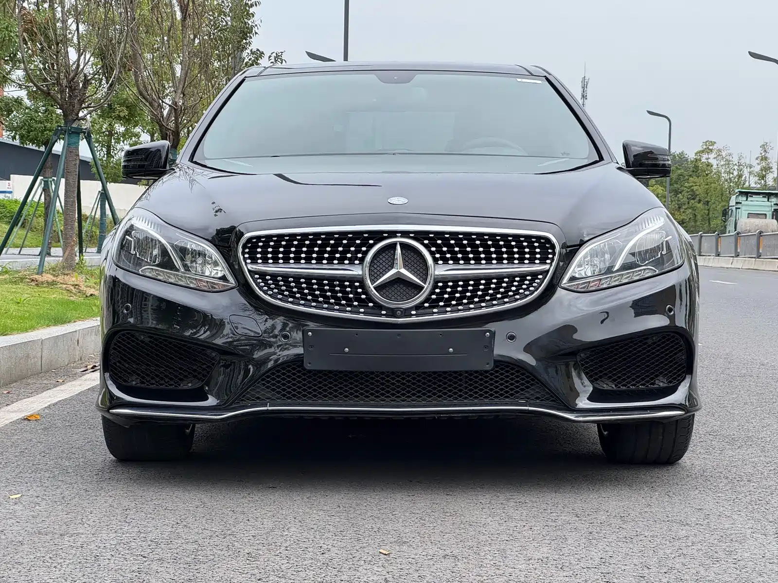 Фото 2 - Mercedes-Benz E-Class