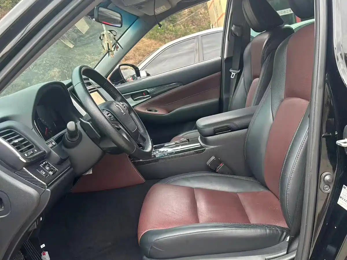 Toyota Crown 2018 2.0T Sport Edition фото 3