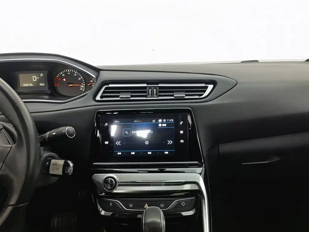 Peugeot 308 2016 1.6L Automatic Luxury фото 12