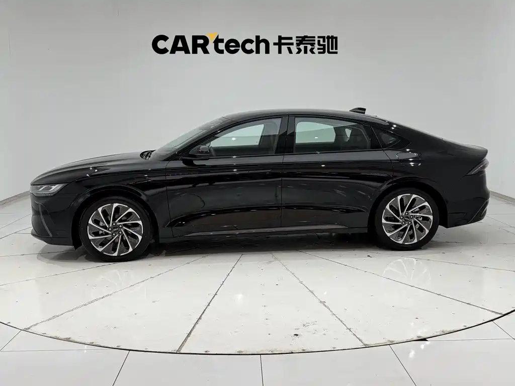 Lincoln Z 2025 2024 2.0T 2WD Premium Hybrid