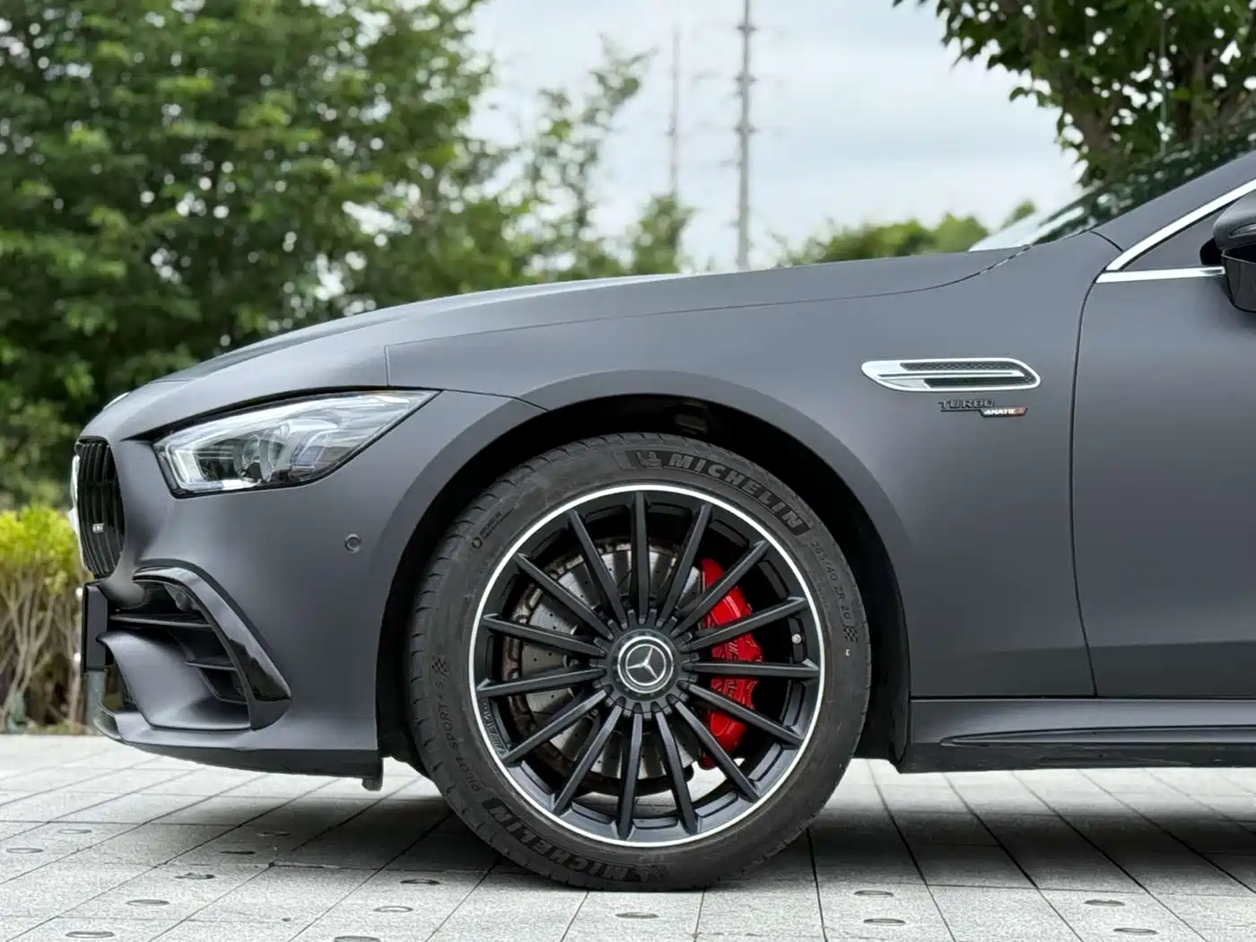 MERCEDES-BENZ AMG GT