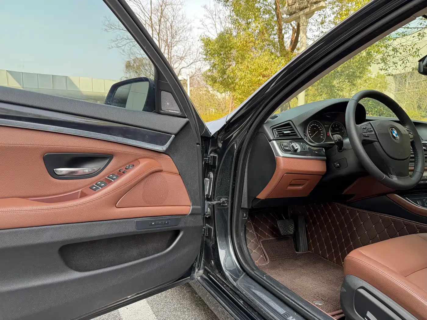 BMW 5 Series 2014 520Li Elegance фото 14