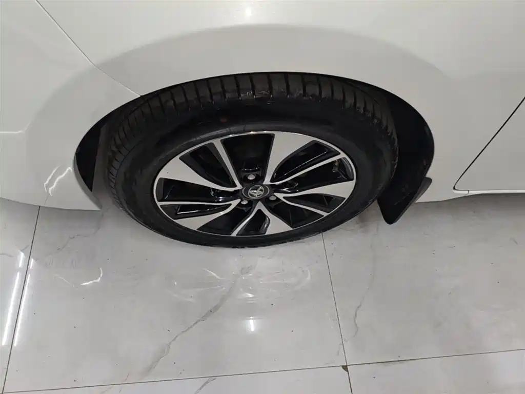 Toyota Levin 2018 185T CVT Premium Edition China V фото 23