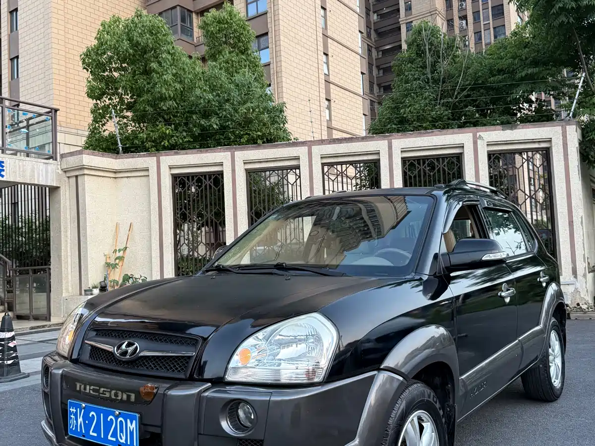 Hyundai Tucson 2009 2.0L Automatic 2WD Sunroof