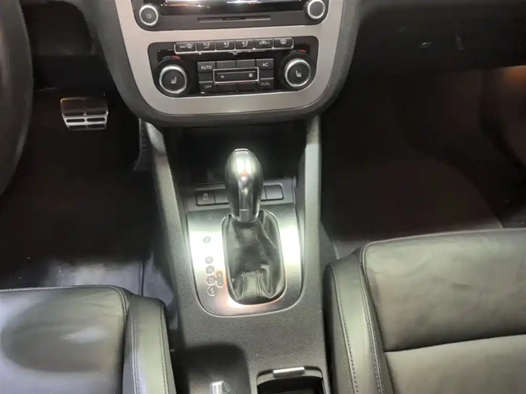 Volkswagen Eos 2011 Model 2.0TSI фото 14