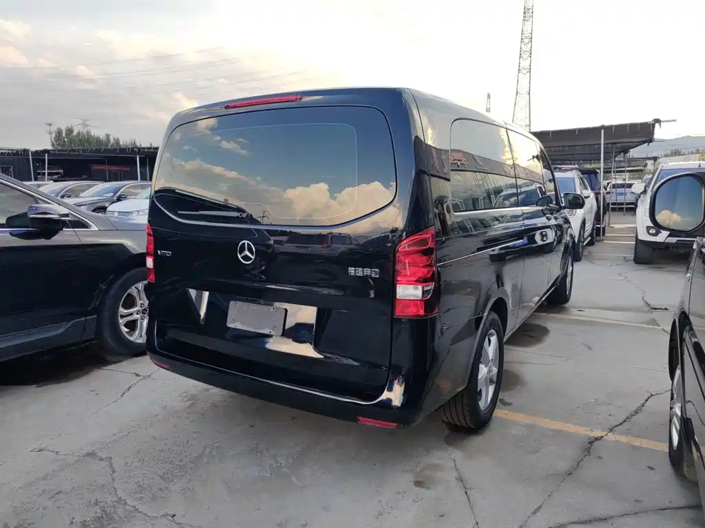 Photo 8 - Mercedes-Benz Vito