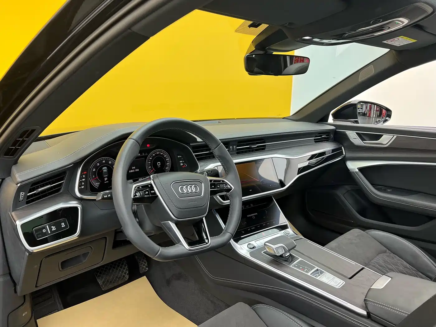 Audi A6L 2024 55 TFSI quattro Exclusive Dynamic фото 4