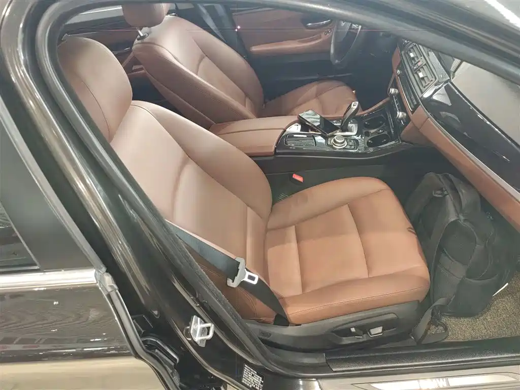BMW 5 Series 2014 520Li Elegance фото 17