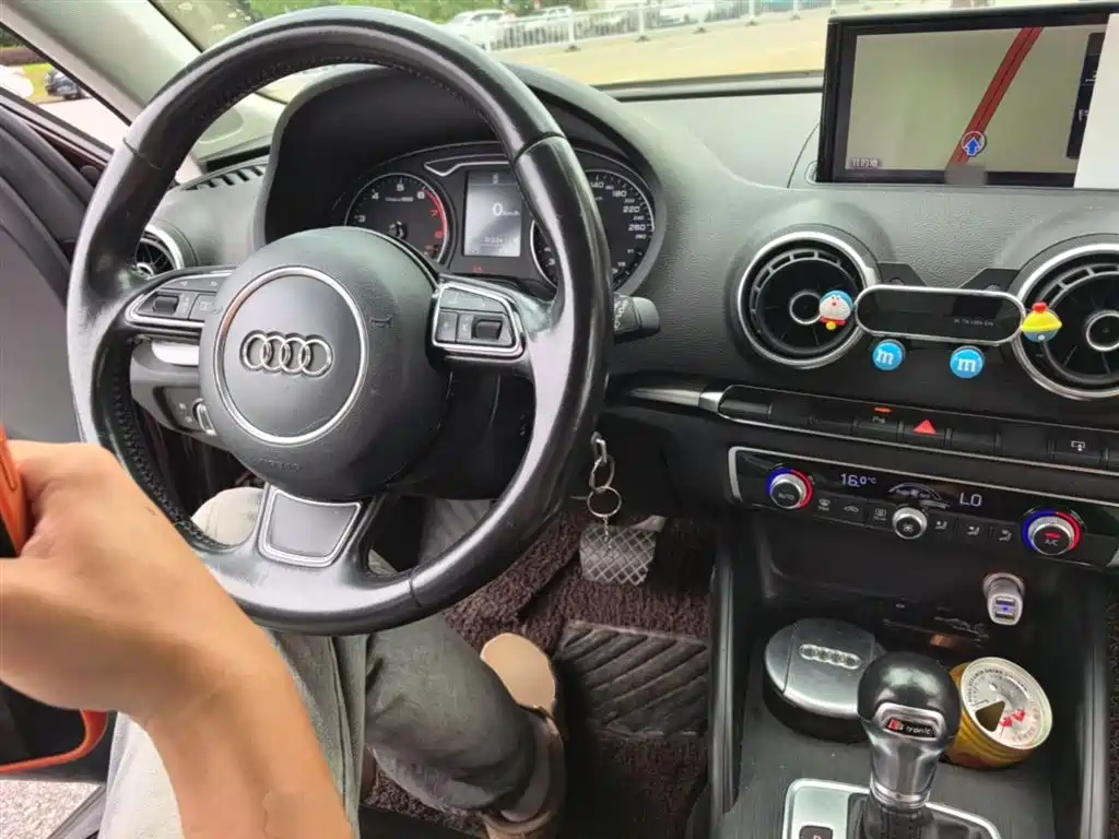 Audi A3 2015 Sportback 40 TFSI Automatic Comfort фото 10