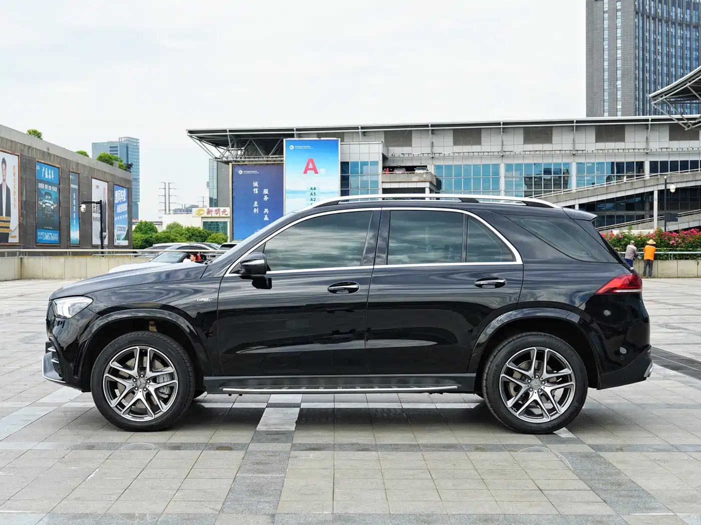 Mercedes-Benz GLE AMG 2023 AMG GLE 53 4MATIC+ фото 3
