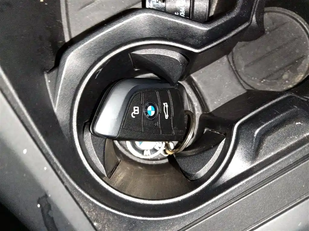 BMW X1 2016 sDrive18Li Premium Model фото 9