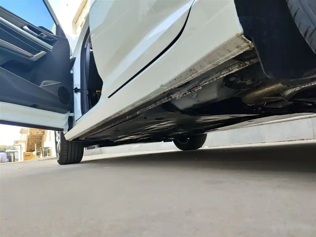 Volkswagen Lavida 2024 Model 300TSI DSG Starlight Leading Edition фото 22