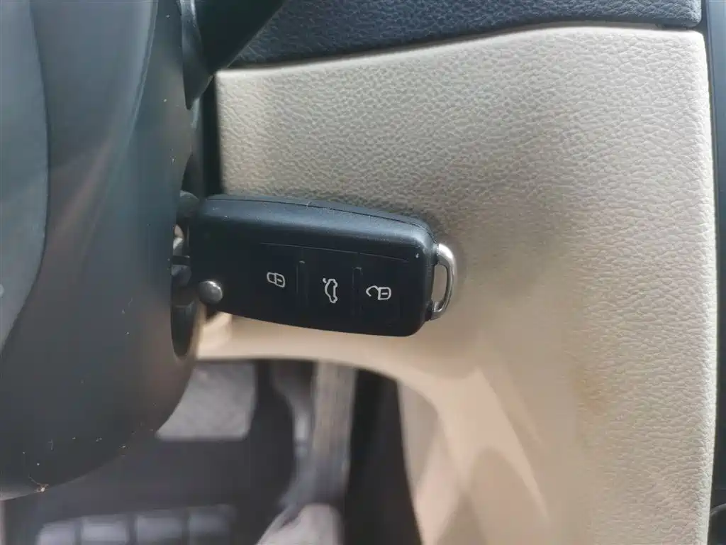 Škoda Superb 2013 1.8TSI Automatic Elite Edition фото 17